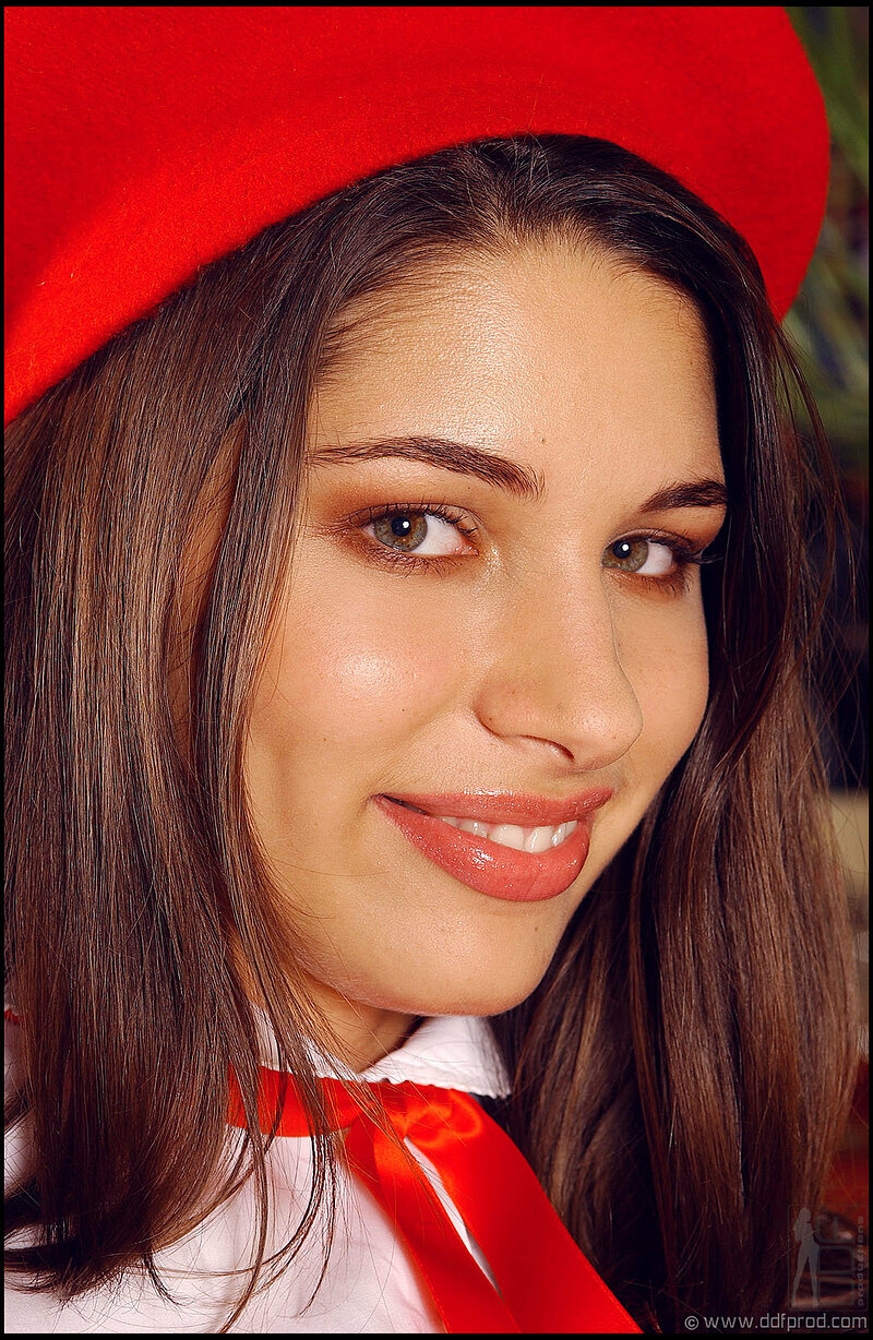 Любовь, 20 лет, 1 размер груди